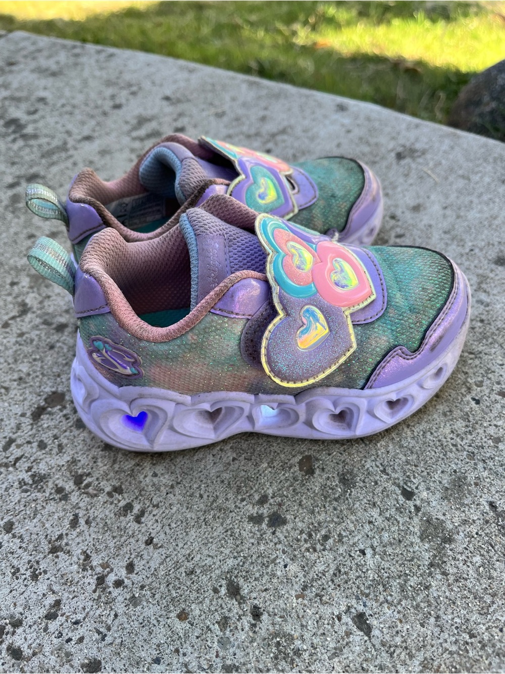 Skechers Girls Light-Up Heart Sneakers in Purple & Teal